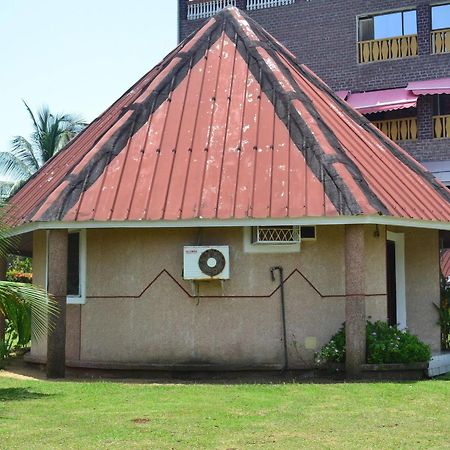Adrien Beach Hotel Kribi Eksteriør bilde