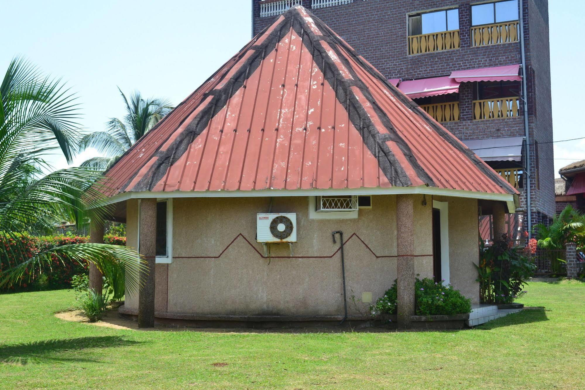 Adrien Beach Hotel Kribi Eksteriør bilde